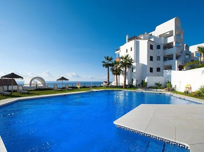front seaview. 1 bedroom in Torrox