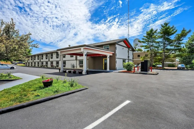 Super 8 Lewiston Auburn Area