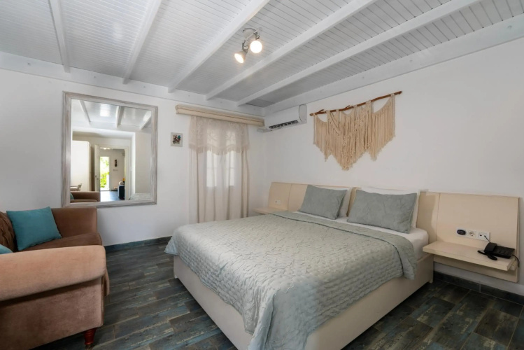 Kefi Beach and Suites