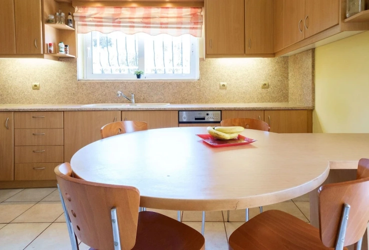 4 Bedrooms Apartment