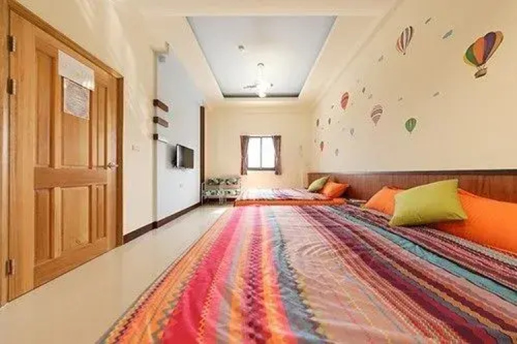 Round Bed