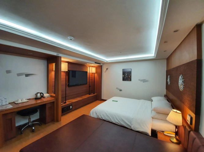 Friendly DH Naissance Hotel by Mindrum Group