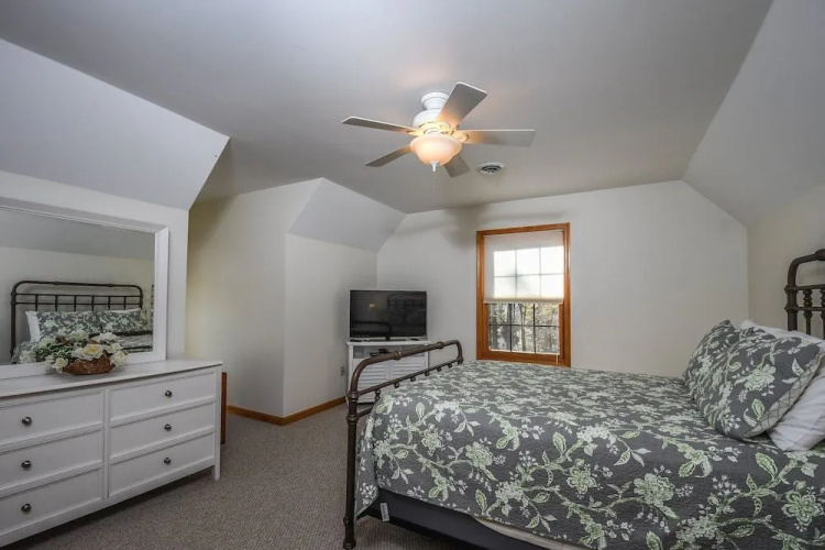 Sparky's Lodge by Taylor Made Deep Creek