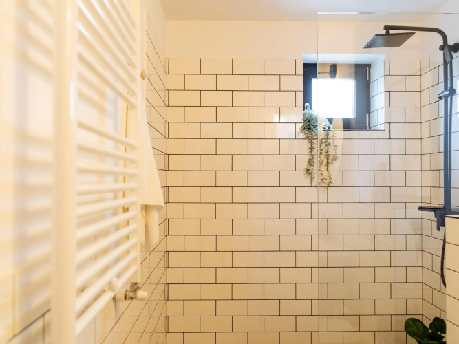 Sunny 2BR Flat - Top Location - Amazing Balcony