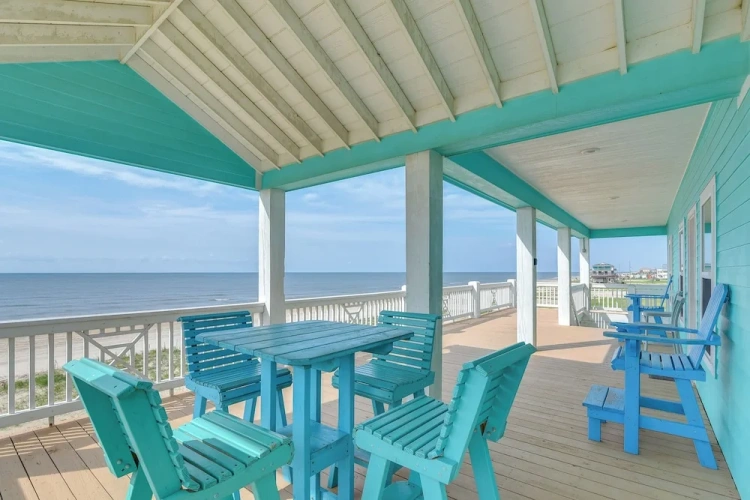 3 Bedrooms Cottage with balcony