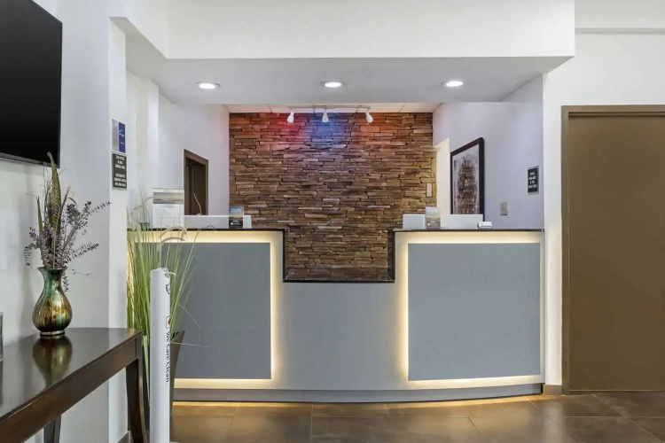 Spark by Hilton Kimball Hotel
