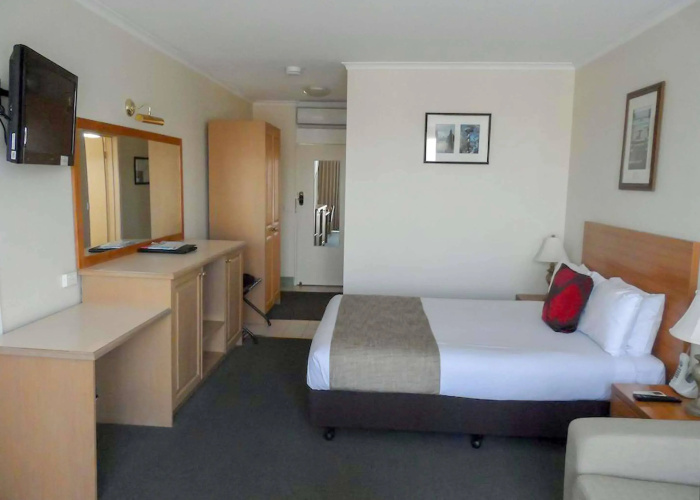 Admiralty Inn