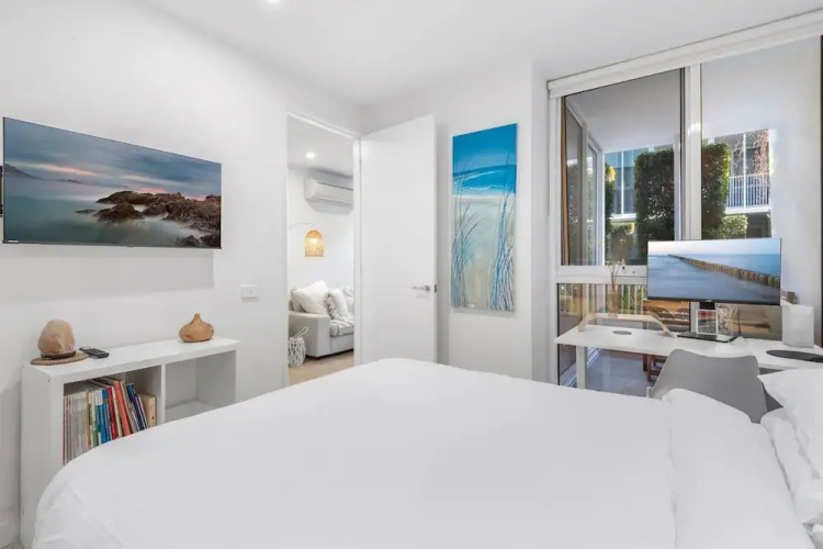 Brighton 1-bed Apartment With Balcony & Parking