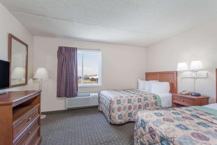 1 Bedroom Quadruple Suite