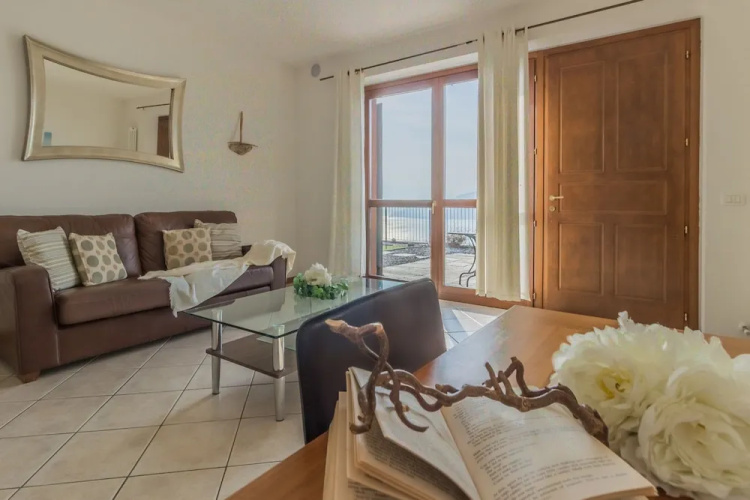 Golden View Apartment