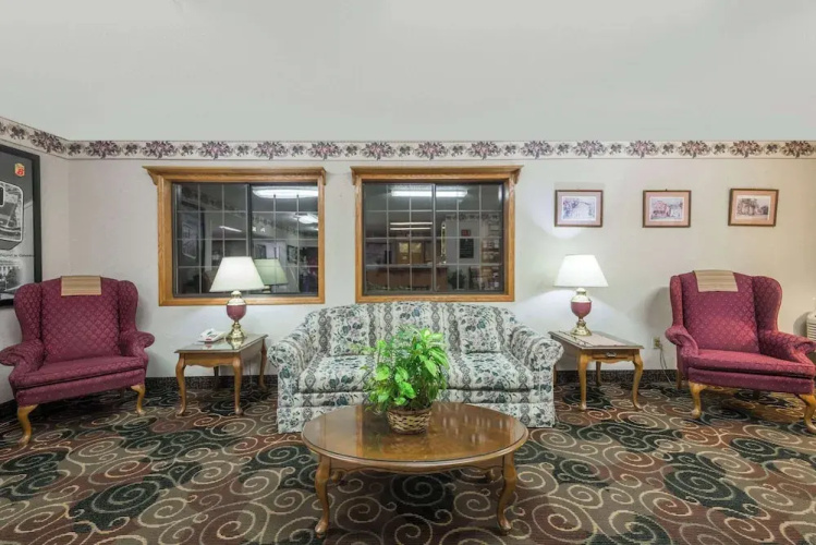 Super 8 Motel - Coshocton/Roscoe Village Area