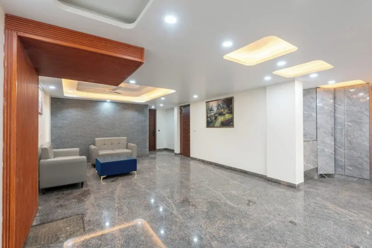 Saavi Hotel Sector- 45