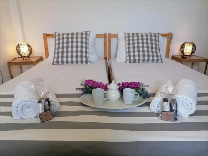 Alekos Beach Houses-Romance