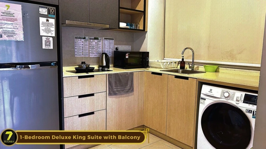 1 Bedroom Deluxe Double Suite with balcony
