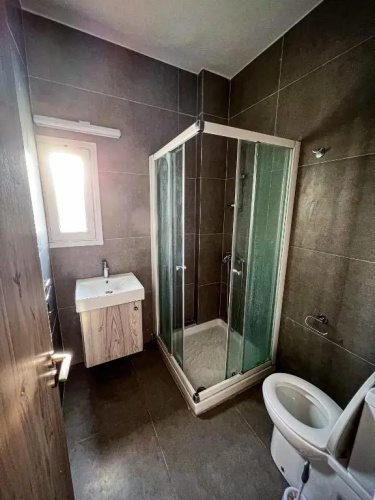 200M From Beach 2 Bedroom