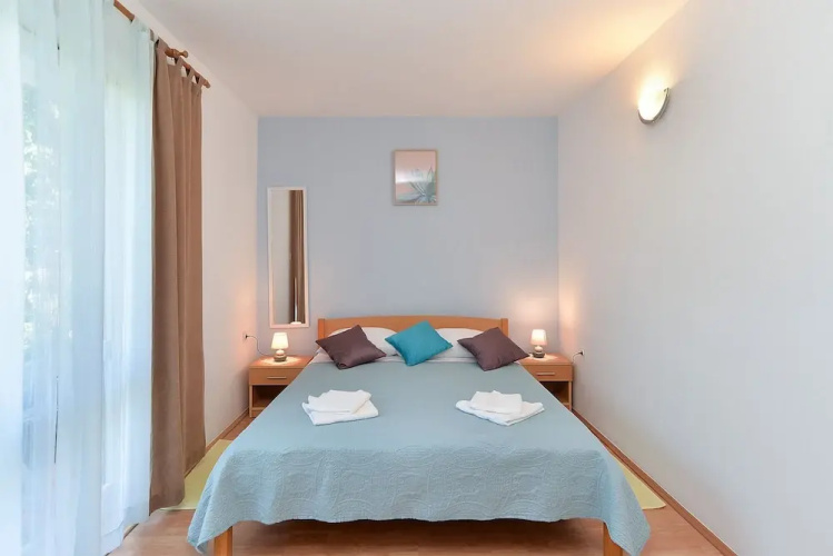 Apartment 358
