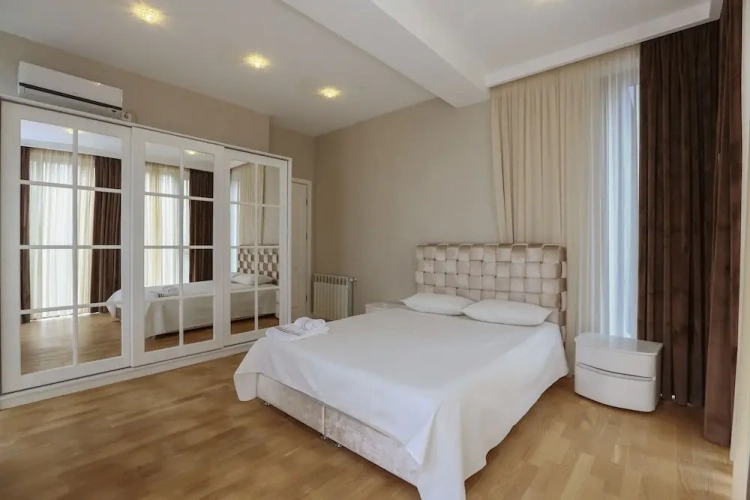 2 Bedrooms Apartment with balcony