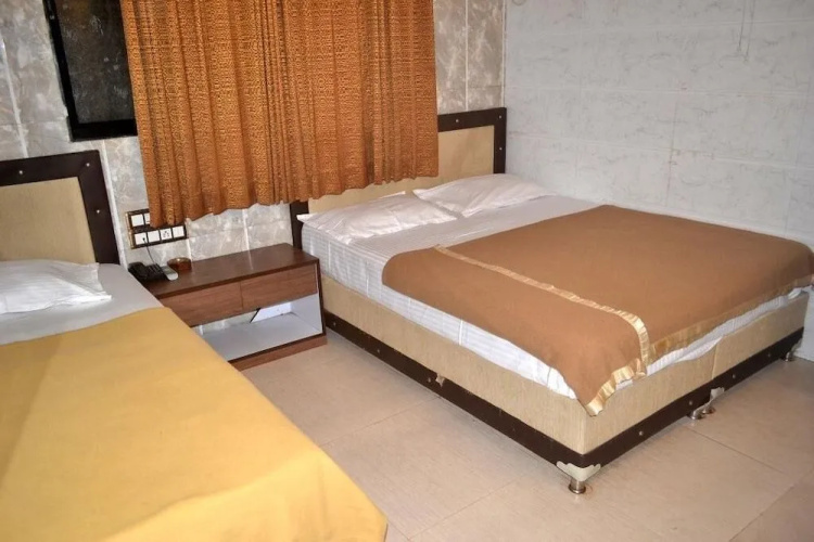 Hotel Rahil Plaza