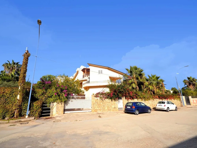 Simplistic Holiday Home in Sciacca near Horse Riding