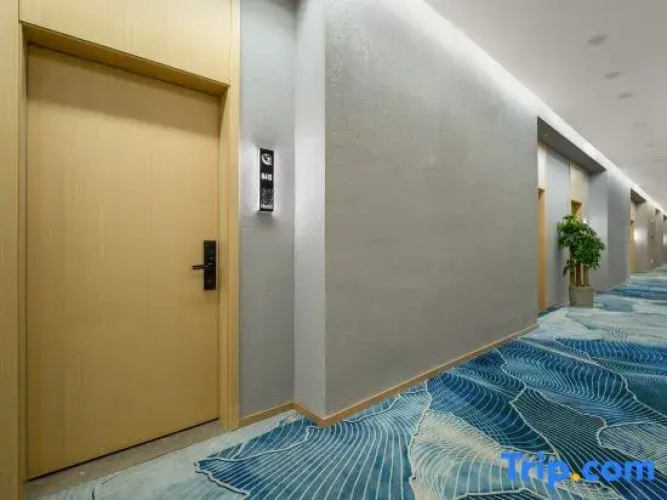 Xingyuan River View Hotel