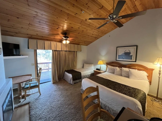 Standard Double room with balcony and with mountain view