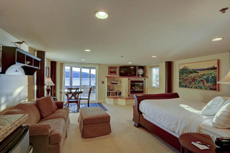 Land's End Resort