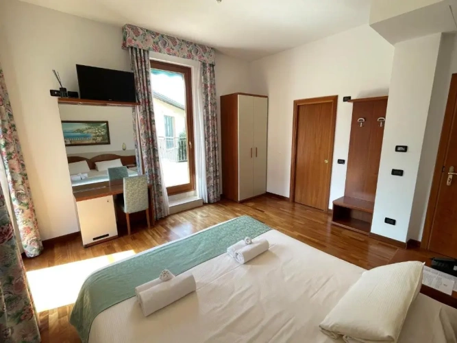 Superior Double room with lake view