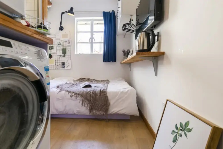 Hard Candy Apartment No.19