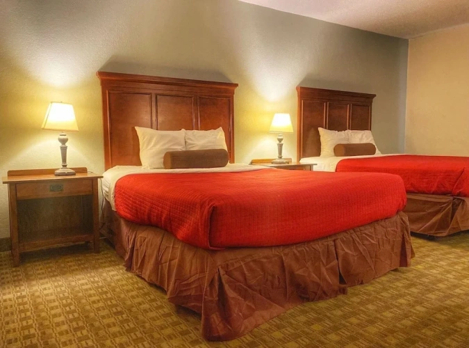Standard Quadruple room with courtyard view