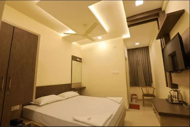 Jayam Hotel