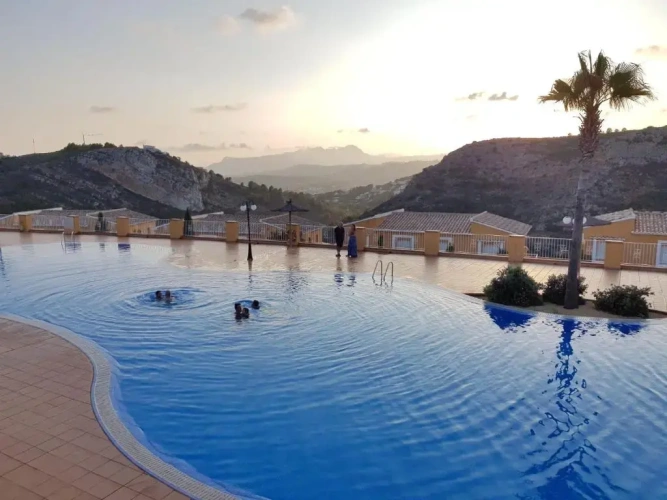 2 Bedrooms Villa
