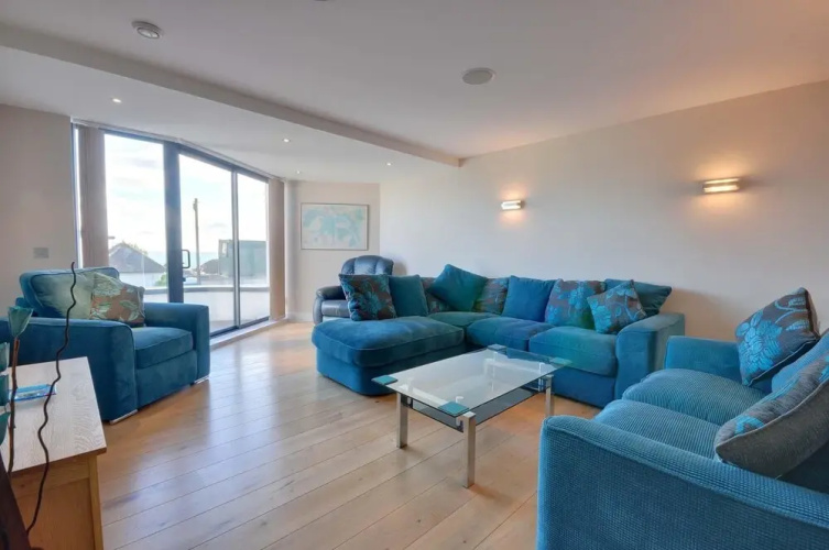 6 Sandbourne in Bournemouth