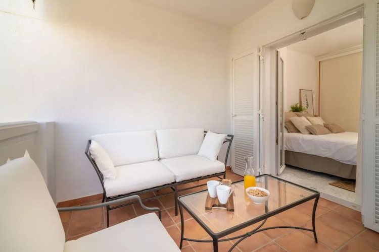 Whispering Palms Apartment
