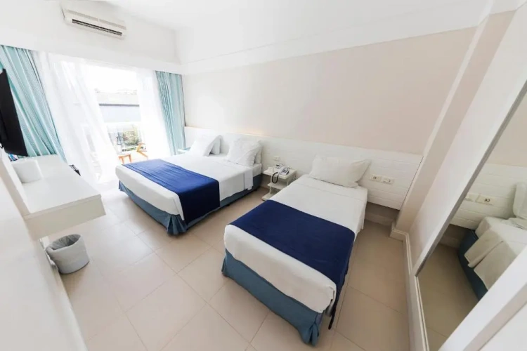 Deluxe Double room with balcony and with partial sea view