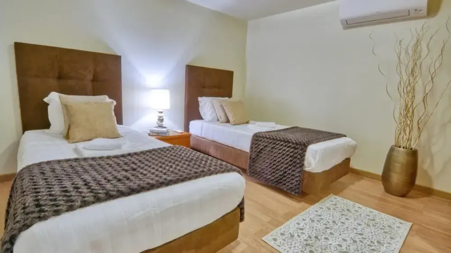 8-bed Villa in Vilamoura-sleeps-playground-pool