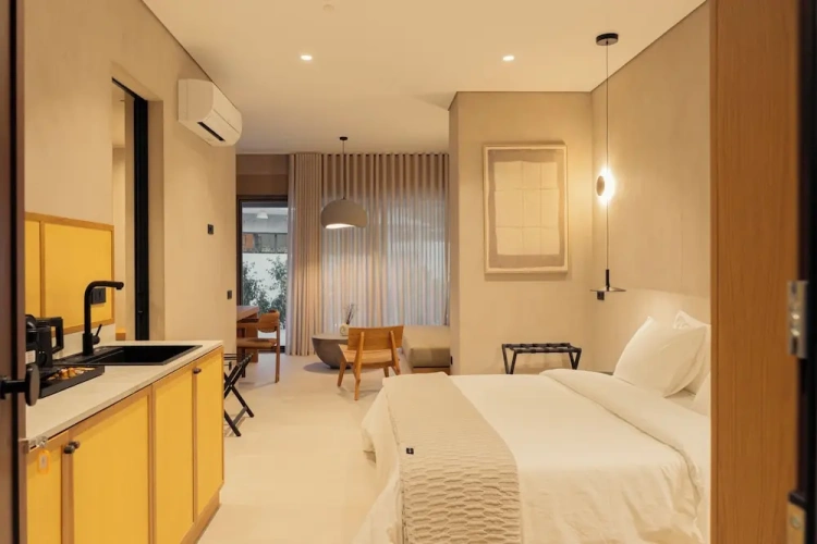 Standard Double Suite with courtyard view