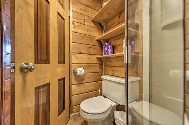 Alpine Adventures: Cozy Log Cabin w/ Deck & Views!