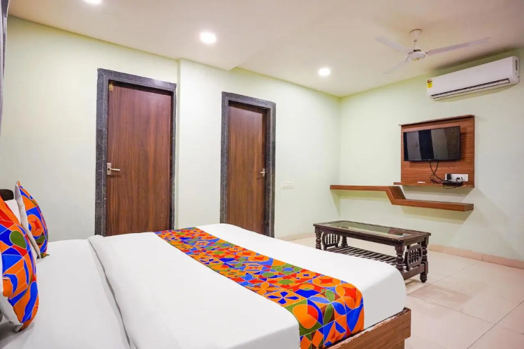 Fabhotel Uday Vilas