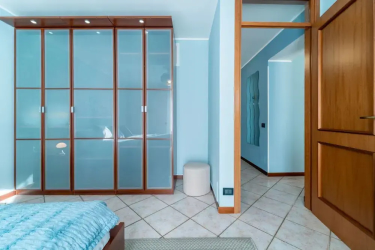 Lakefront Retreat - Celeste