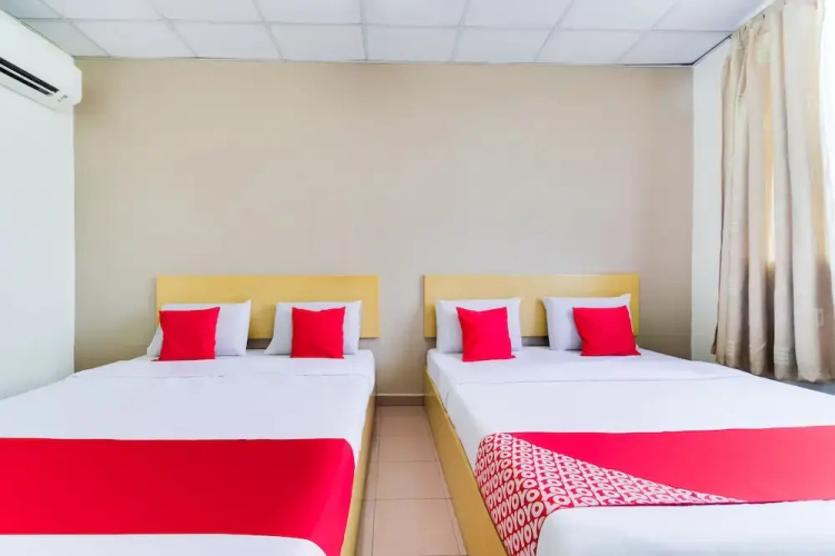 OYO 89461 CP Hotel