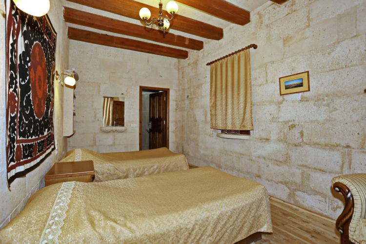 Anatolia Raymonde Cave House