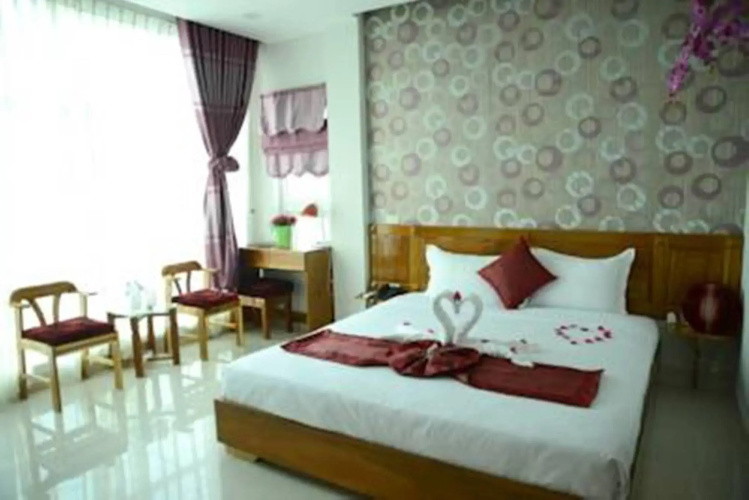 TRIIP Red Diamond