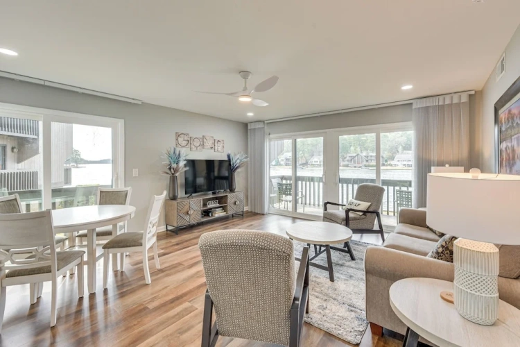 2 Bedrooms Apartment