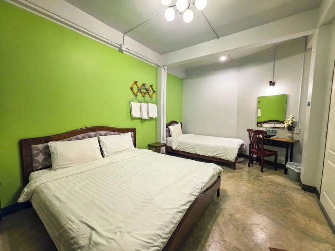 Standard Triple room