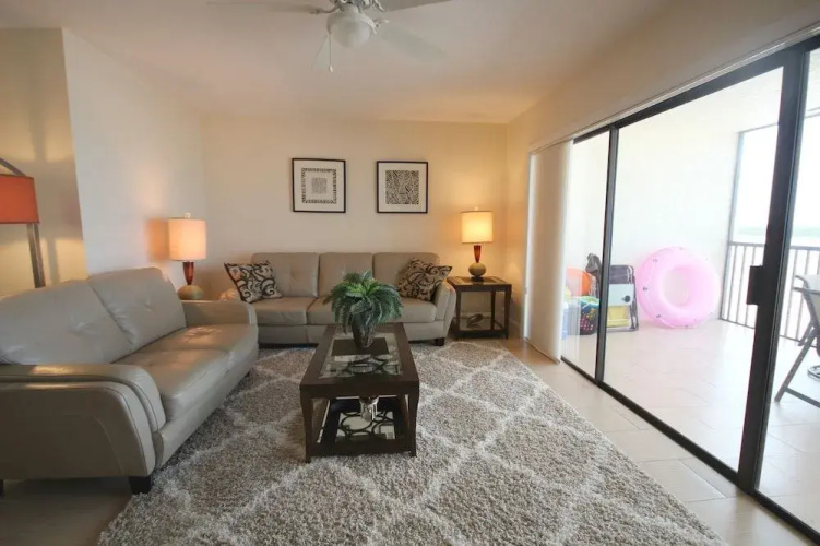Carlos Pointe Unit 531 by RedAwning