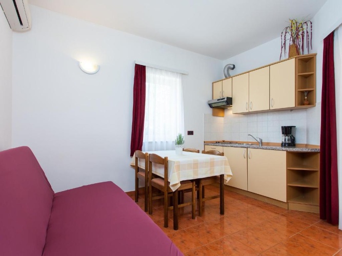 1 Bedroom Apartment with garden view
