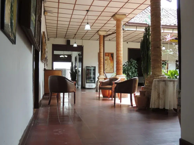 Hotel Real