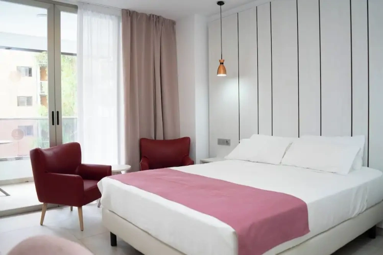 2 Bedrooms Apartment with balcony