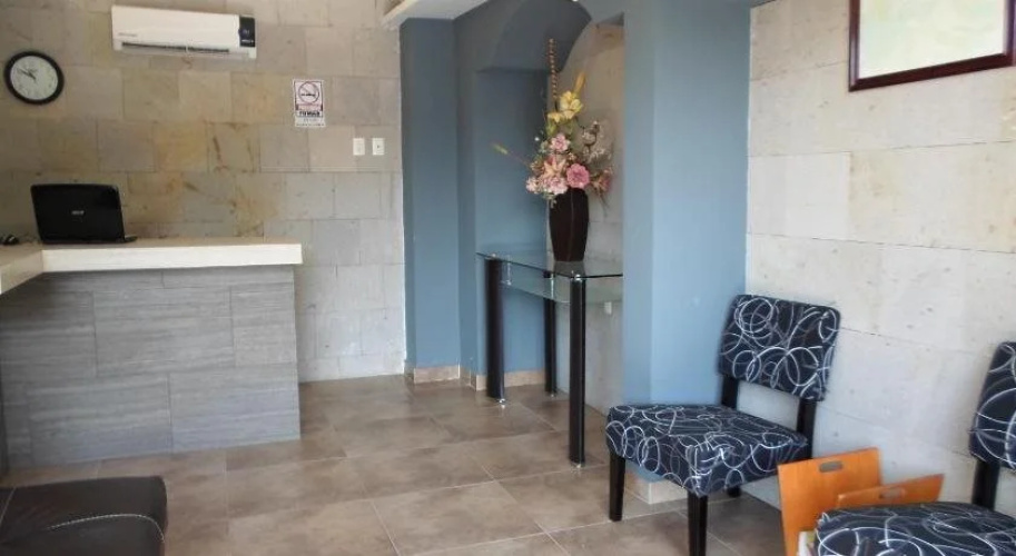 Hotel Montroi City