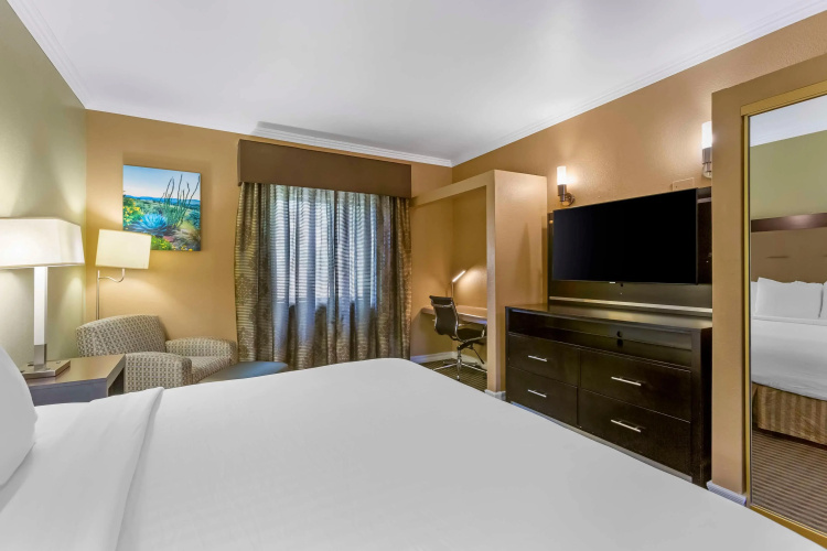 Royal Sun Hotel & Suites